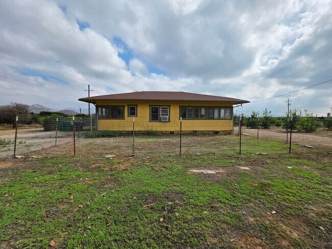 Building Photo - *** MOVE IN SPECIAL - $500.00 OFF FIRST MONTHS RENT***