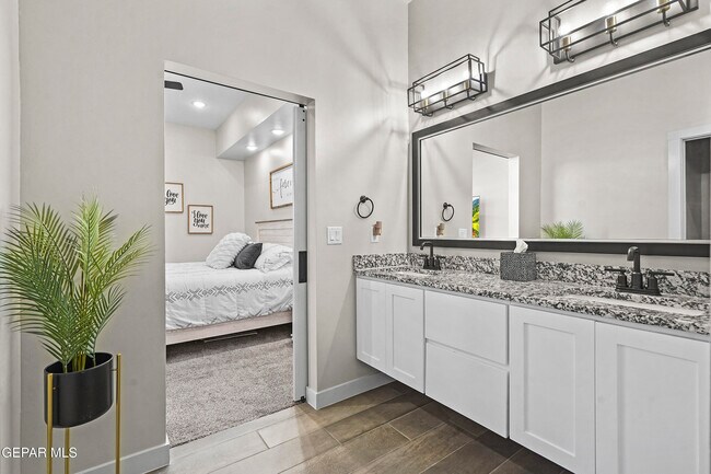 Building Photo - 620 Paseo Modesto Dr