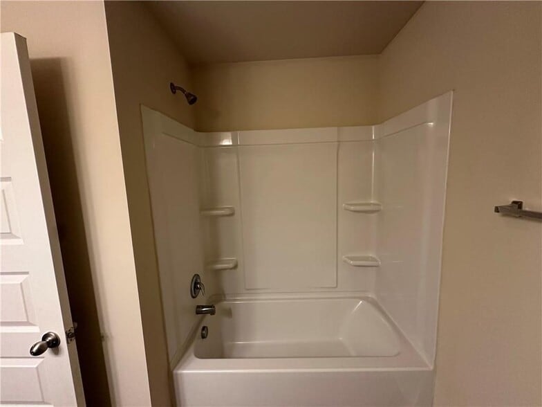 Building Photo - 376 Pernell Dr