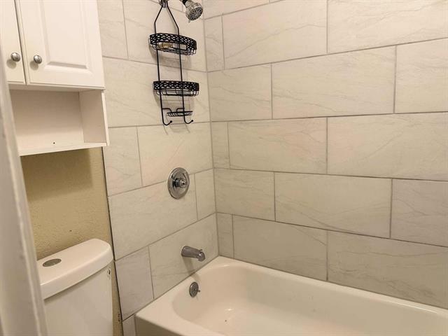 Building Photo - 405 Amber Ln