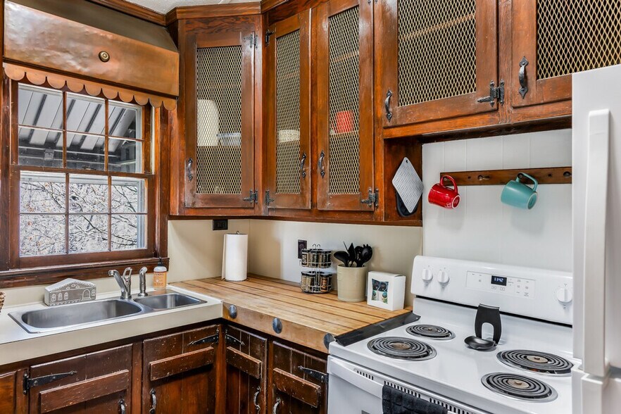Building Photo - 316 Poplar Hill Ln
