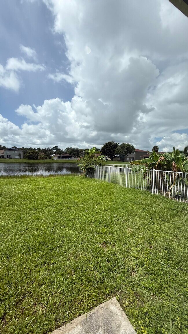 Building Photo - 2131 Newport Isles Blvd