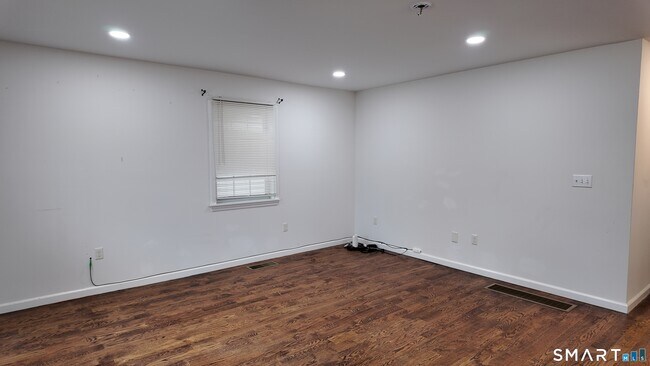 Building Photo - 1257 Howard Ave