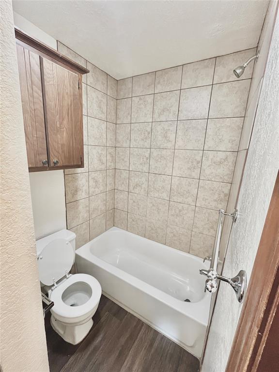 Building Photo - 1901 E Lindsey St