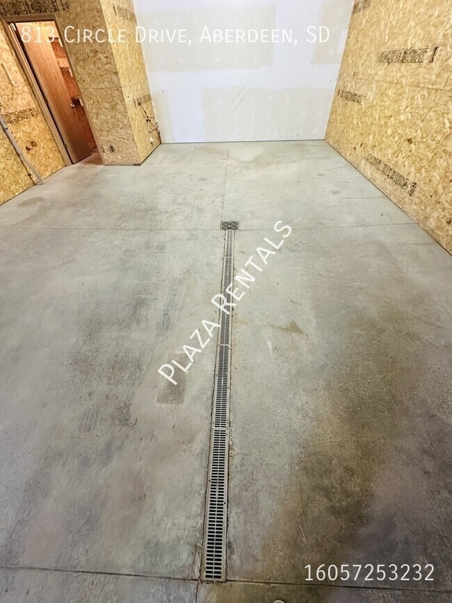 Building Photo - 1624 6th Ave SW