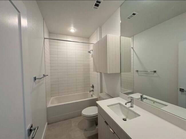 Building Photo - 4802 S Congress Ave