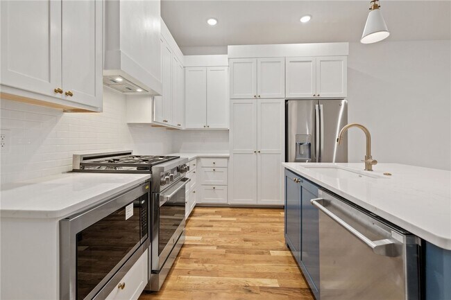 Building Photo - 4621 S 47th St