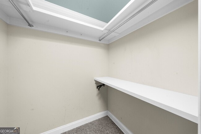 Building Photo - 1911 Fairway Cir NE