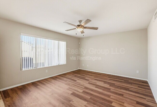 Building Photo - 3722 N 105th Dr