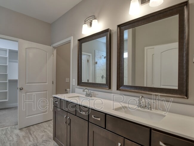 Building Photo - 2212 Scarlet Tanager St