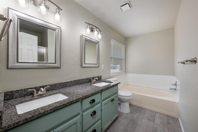 Building Photo - 1501 Tree Line Dr