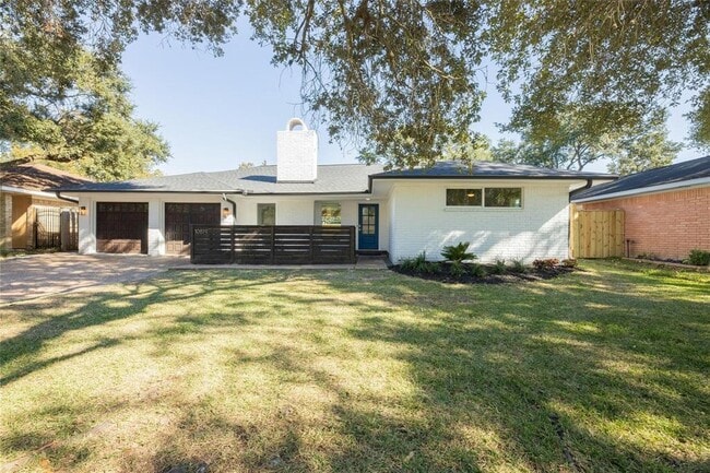 Primary Photo - 10819 Oasis Dr