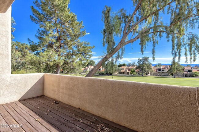 Building Photo - 2931 E Rose Ln