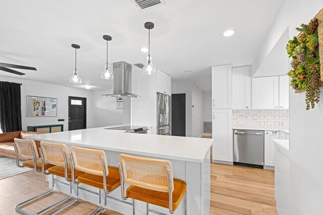 Building Photo - 1039 NW 8th St