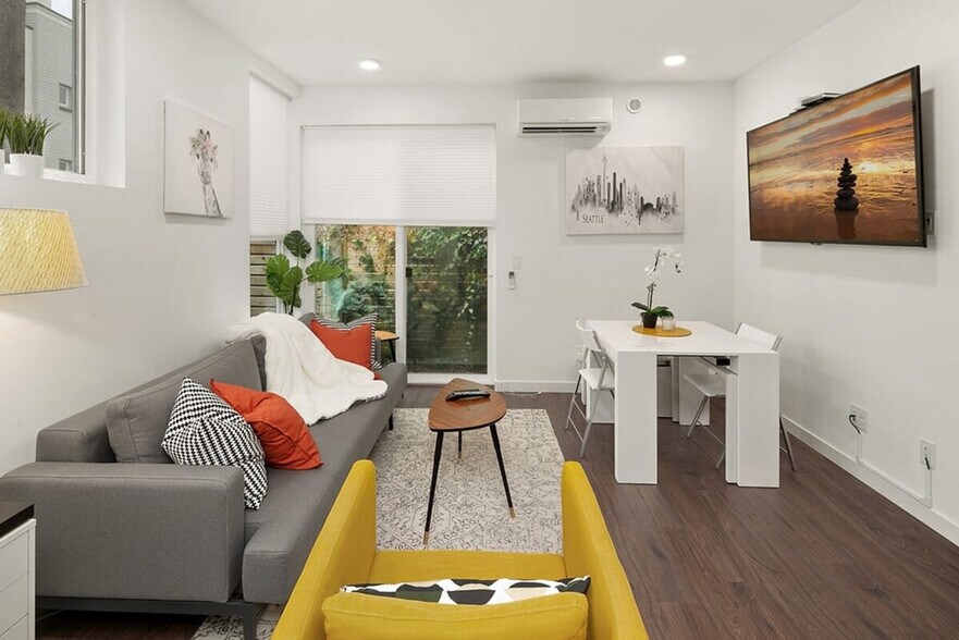 Primary Photo - 915 14th Ave