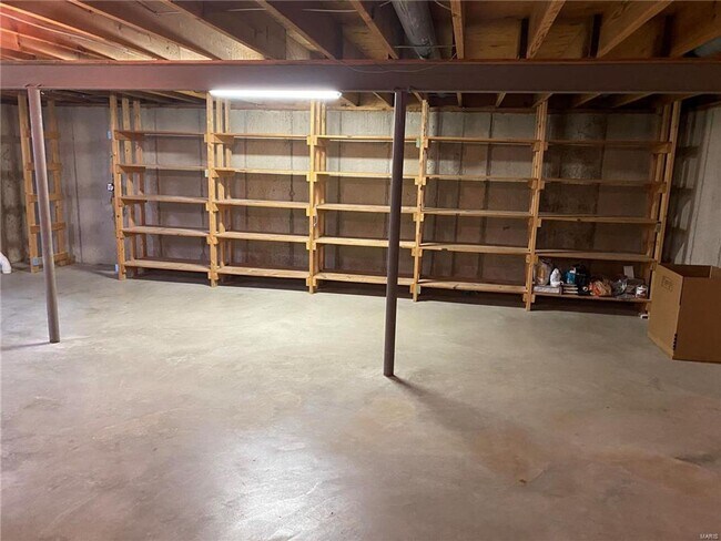 Building Photo - 762 La Feil Dr