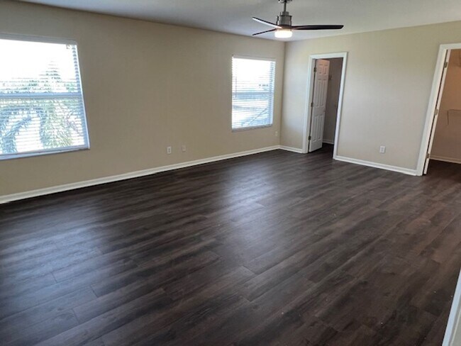 Building Photo - Country Chase