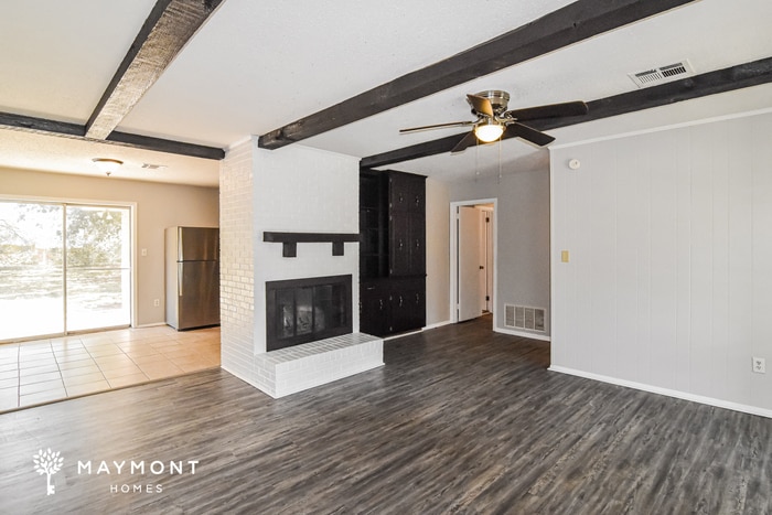 Building Photo - 5731 Roxboro Dr