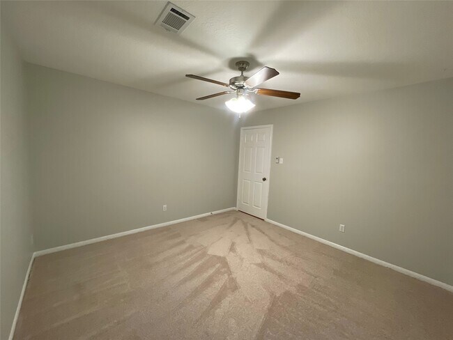 Building Photo - 7110 Pembrough Ln
