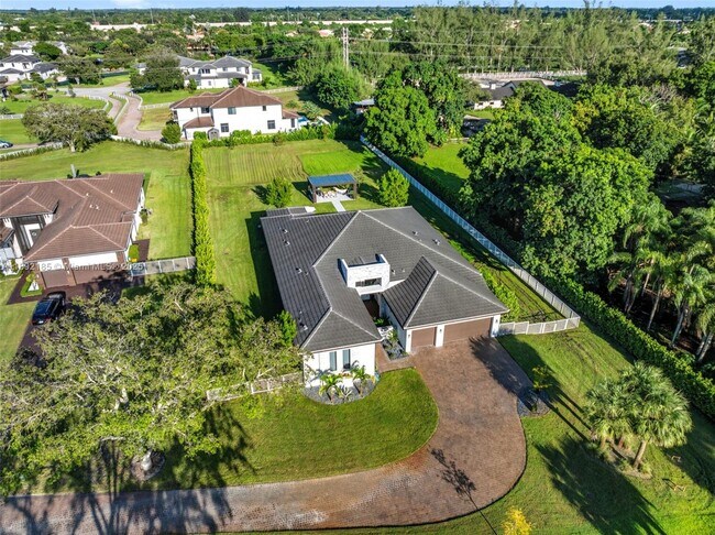 Building Photo - 5000 SW 159th Ave