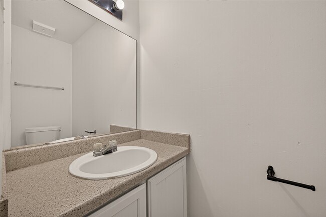 Building Photo - 12656 Windsor Village Dr