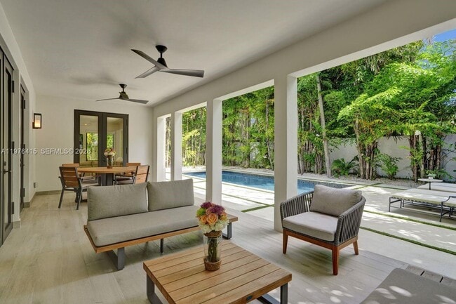 Building Photo - 5735 N Bay Rd