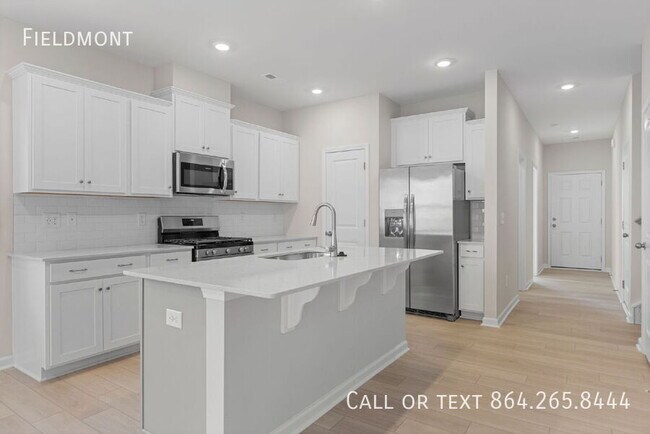 Building Photo - 211 Backstay Ln