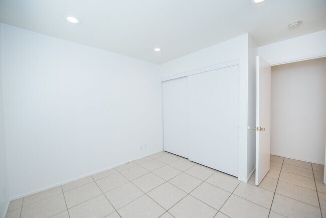 Building Photo - Spacious 4 Bedroom Home in Quiet Yorba Linda Neighborhood