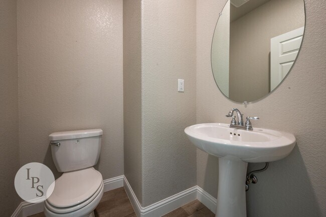 Building Photo - Canvas Collection at Copper River Ranch, 3BR/2.5BA, Built 2018, Gated Community - Lots of Amenities