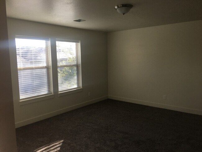 Building Photo - 1461 Wild Rose Way