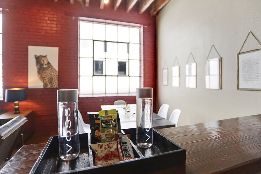 Building Photo - 1041 Constance St