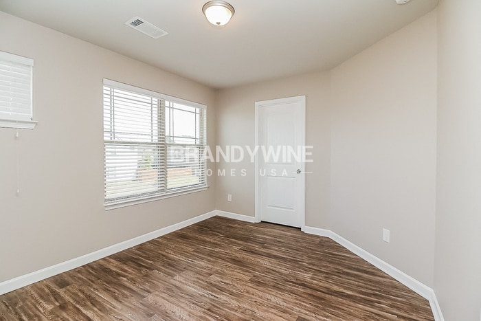 Building Photo - 196 Leland Ln