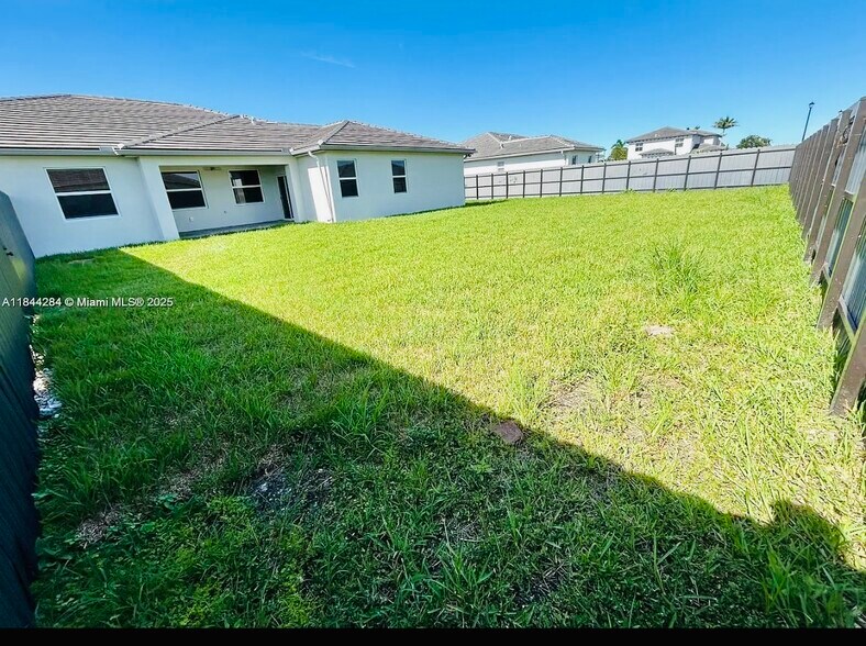 Building Photo - 16740 SW 290th Ln