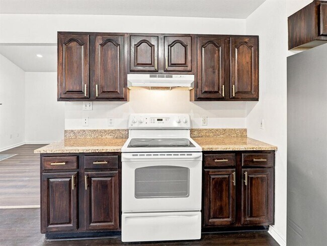 Building Photo - 1303 Lovers Ln