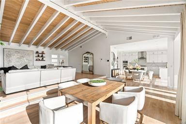 Building Photo - 2019 Sunset Plaza Dr