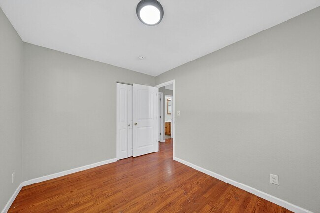 Building Photo - 1226 Baron Ave