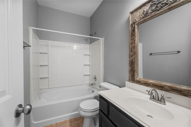 Building Photo - 2131 Kemah Village Dr