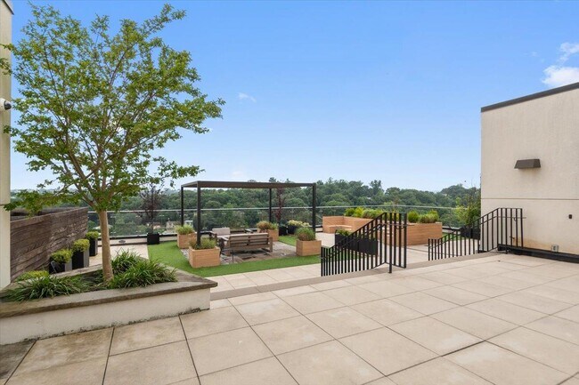 Building Photo - 701 Ridge Hill Boulevard