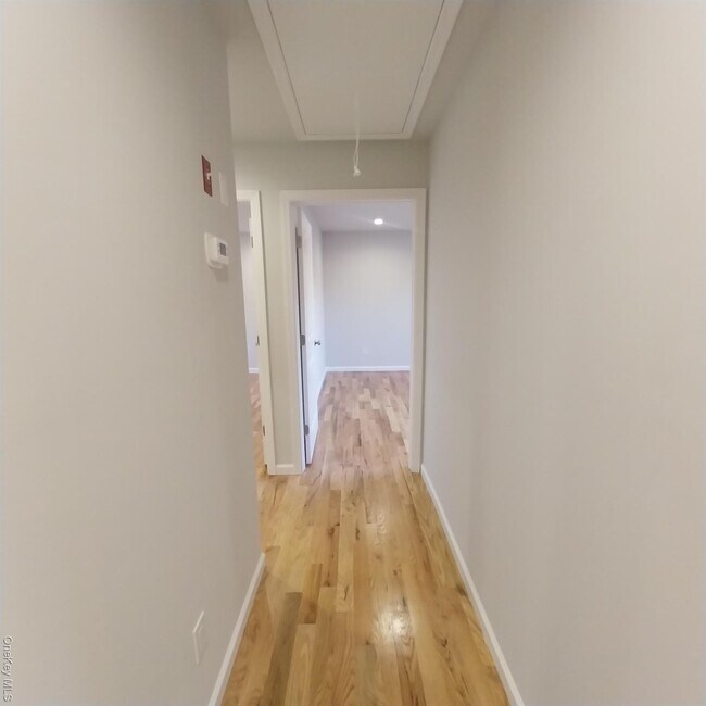 Building Photo - 343 Jackson St