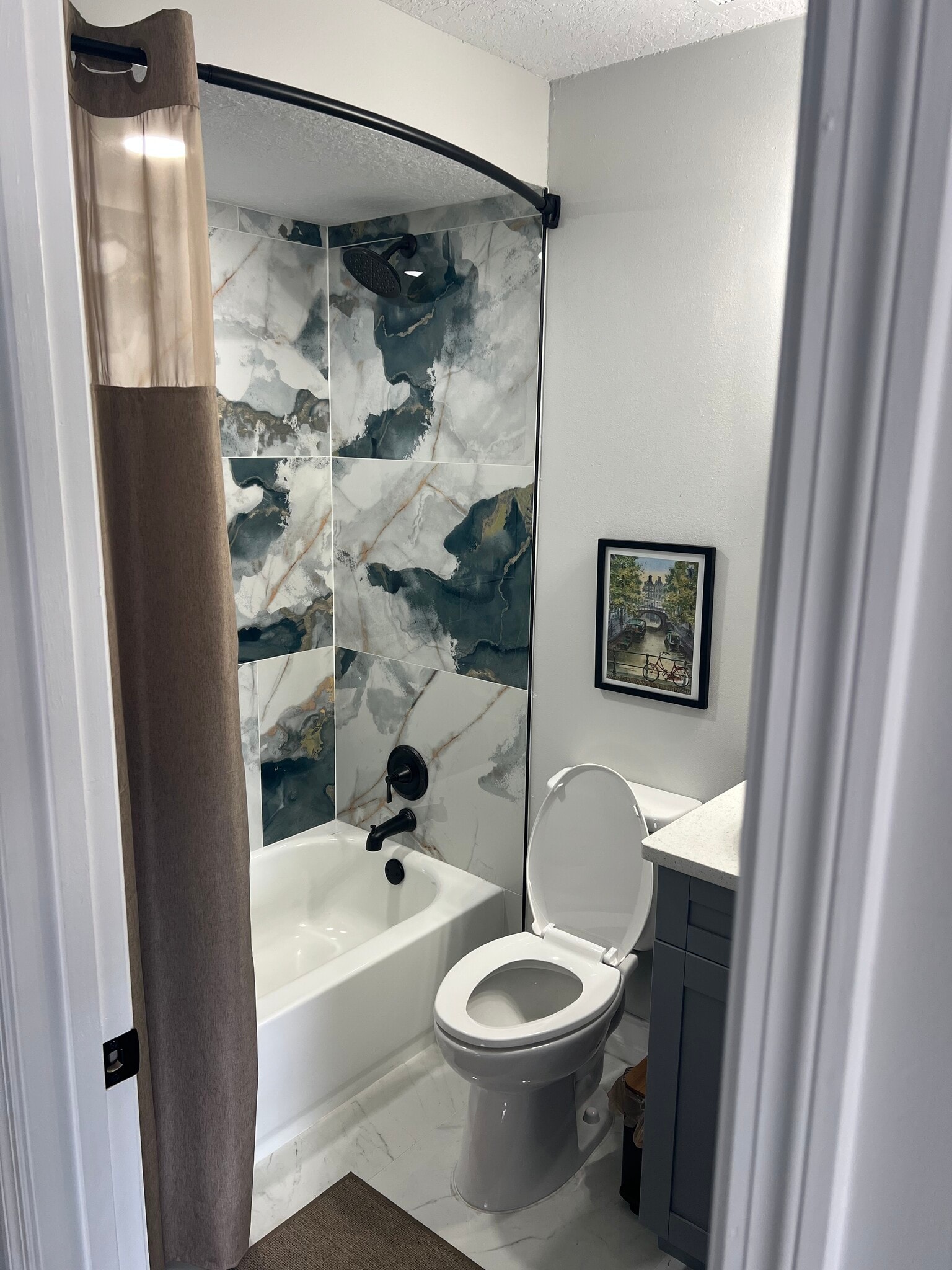 Building Photo - 6704 N 11th St