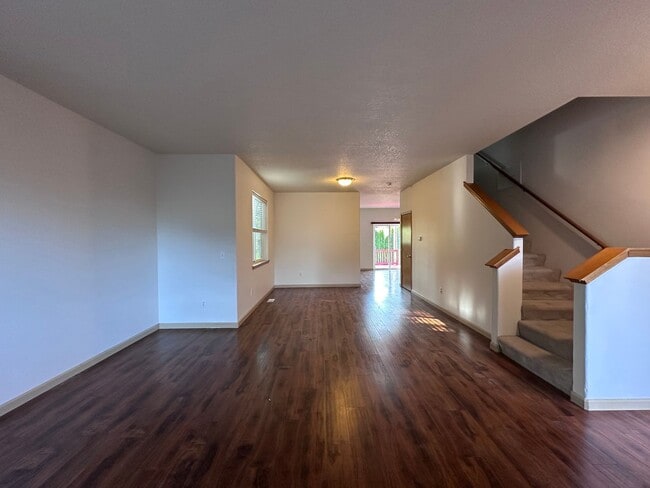 Building Photo - Welcome to this spacious and inviting single-family home w/fully fenced backyard! New Carpet Inst...