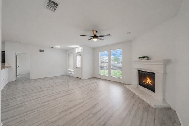 Building Photo - 3232 Florian Ln