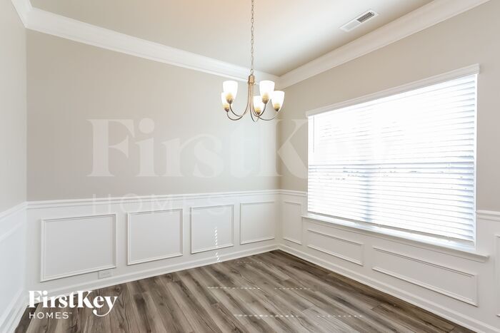 Building Photo - 6825 Shane Dr
