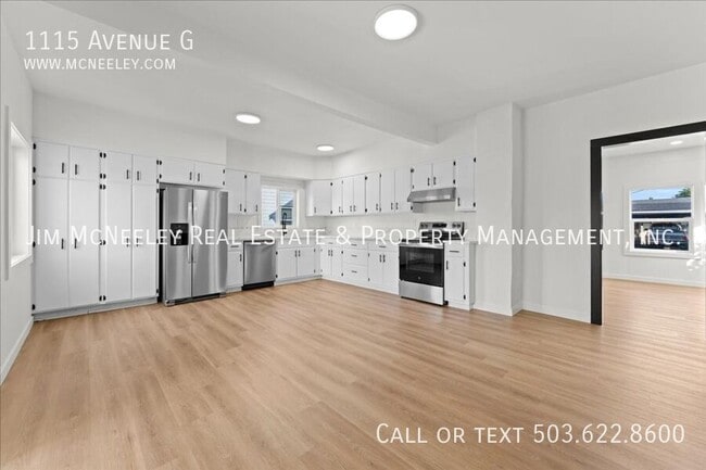 Building Photo - 1115 Avenue G