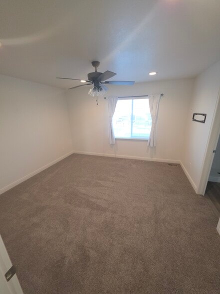 Building Photo - 250 W 1200 S