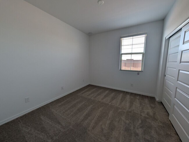 Building Photo - 4 Bedroom 3 Bathroom Parkside Los Cielos Home