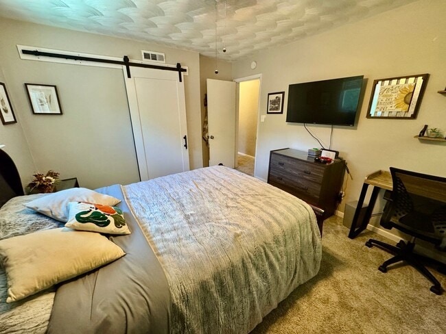 Building Photo - 4-Bedroom Home with Bonus Flex Room