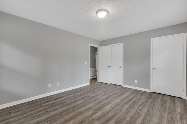 Building Photo - Charming 2-Bedroom Home in Desirable Wilmi...