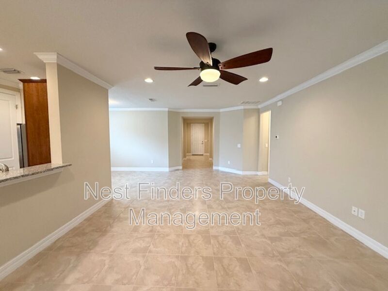Building Photo - 29 Lakefront Ln