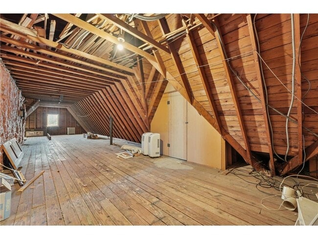 Building Photo - 1721 Humboldt Ave S